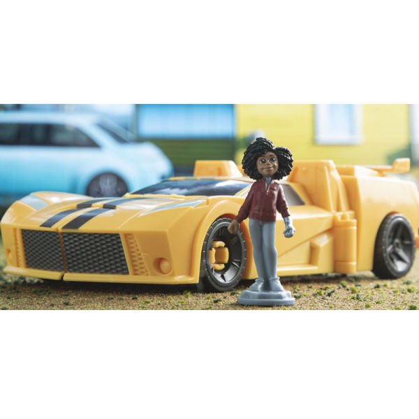 ﻿Transformers Earthspark Spinchanger Bumblebee