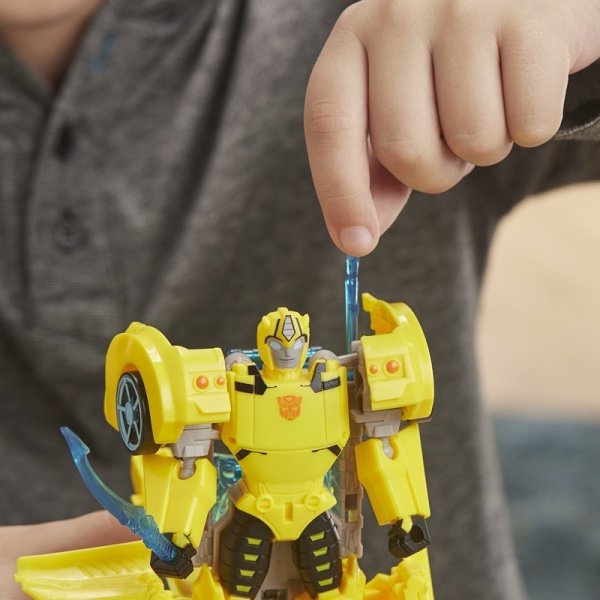 Transformers Cyberverse Büyük Figür - Bumblebee